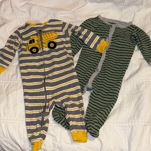 Carter’s 6-9 months boys pajamas bundle